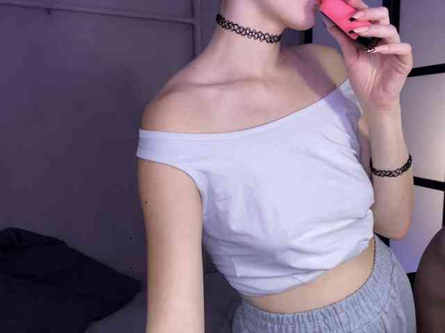 cutemilana_sw webcam