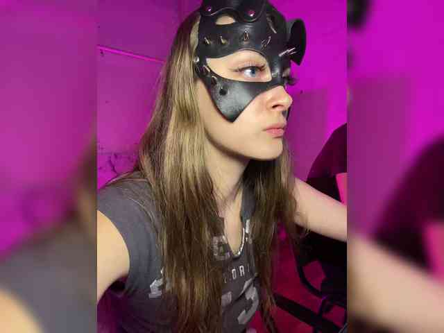 cutemilana_sw webcam