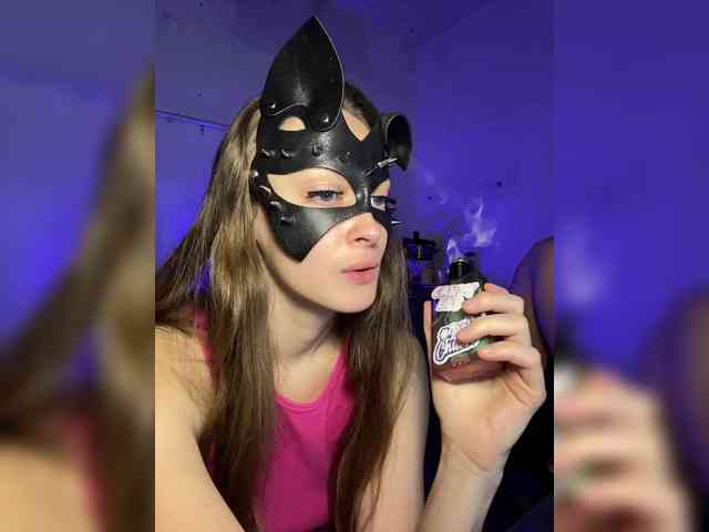 cutemilana_sw webcam