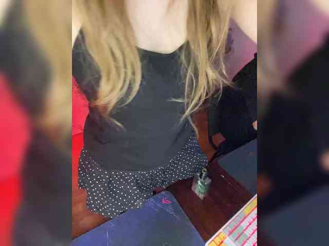 cutemilana_sw webcam