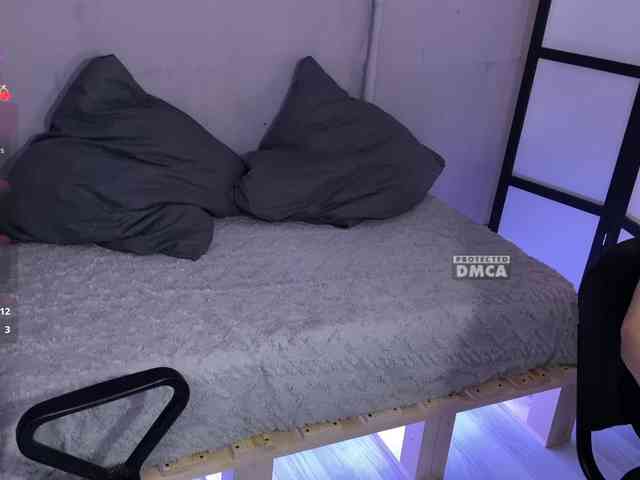 cutemilana_sw webcam