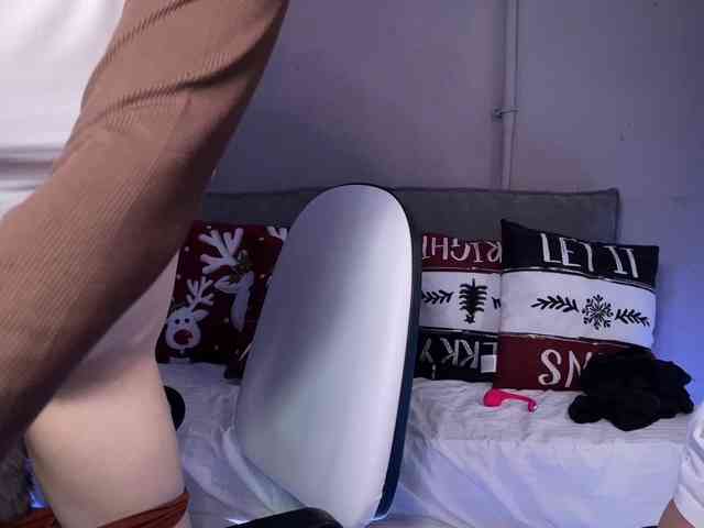 cutemilana_sw webcam