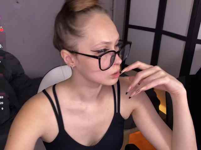 cutemilana_sw webcam