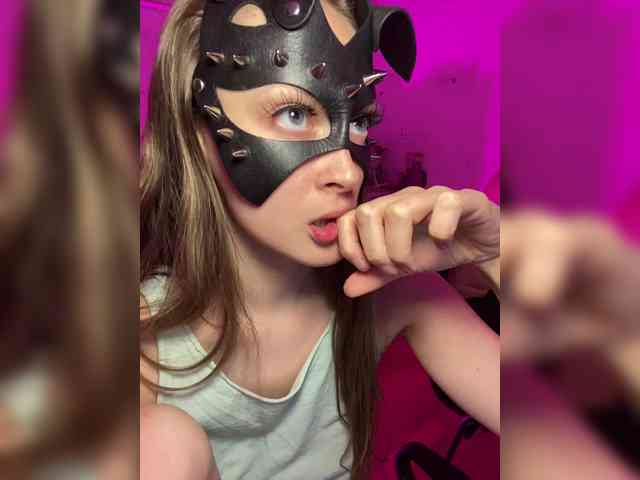 cutemilana_sw webcam