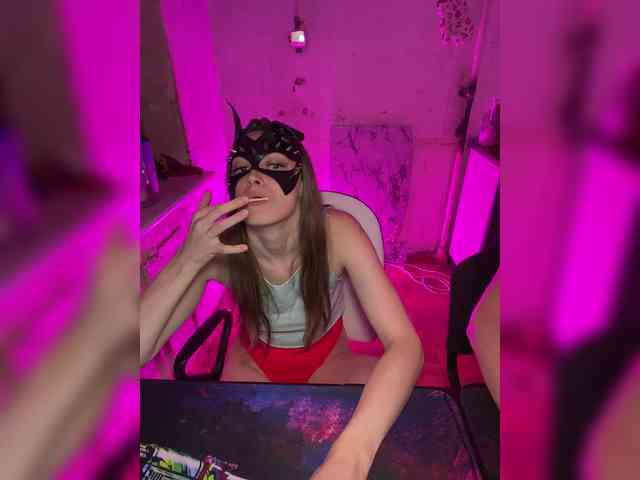 cutemilana_sw webcam