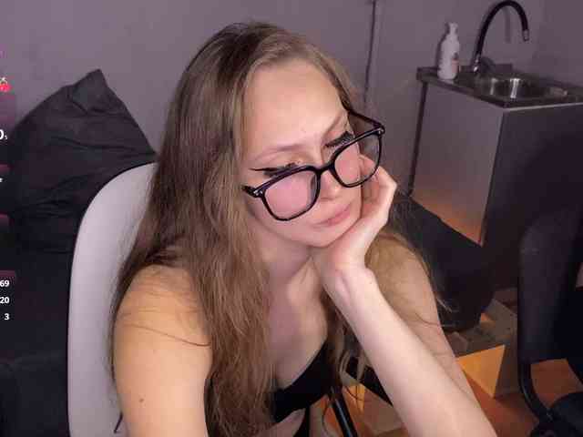 cutemilana_sw webcam