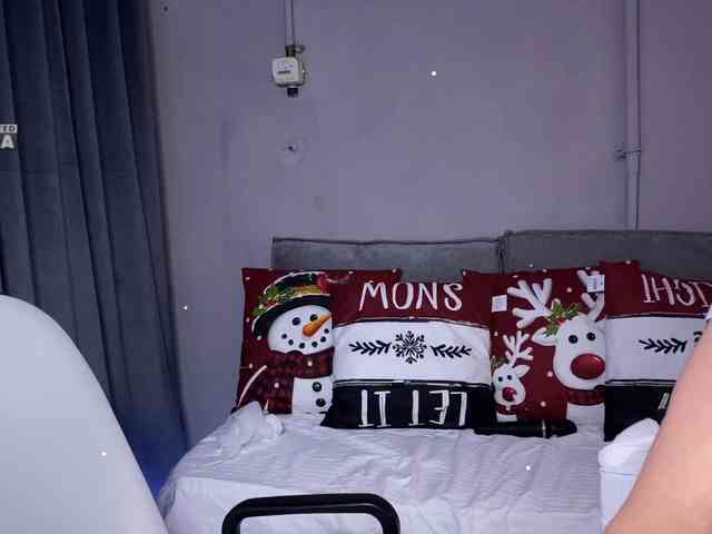 cutemilana_sw webcam