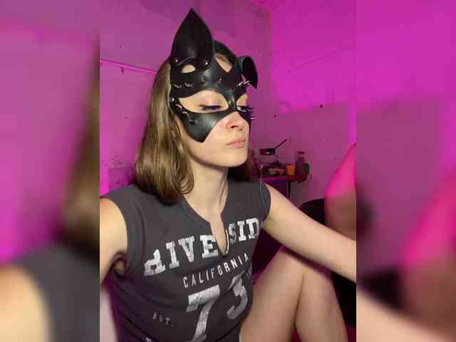cutemilana_sw webcam