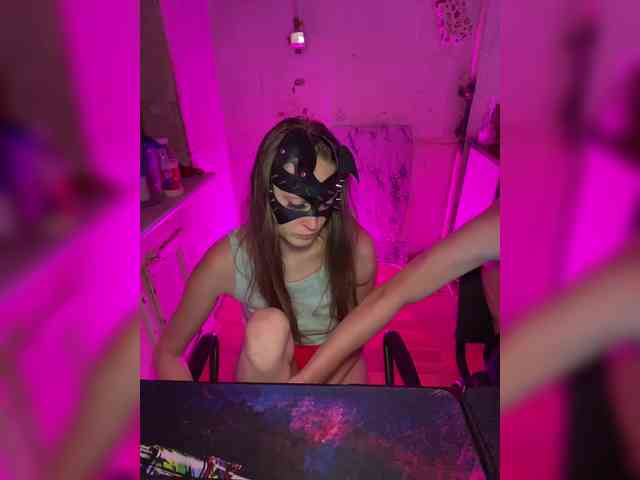 cutemilana_sw webcam