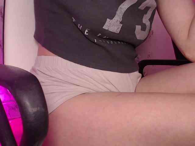 cutemilana_sw webcam