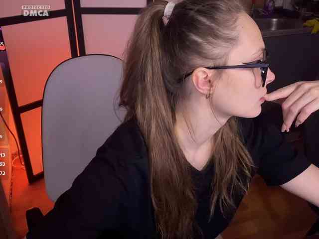 cutemilana_sw webcam