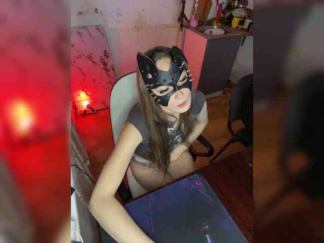 cutemilana_sw webcam