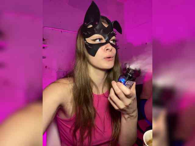 cutemilana_sw webcam
