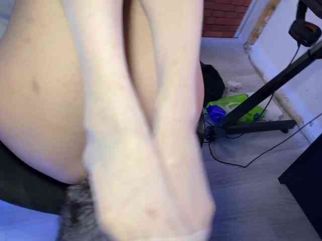 cutemilana_sw webcam