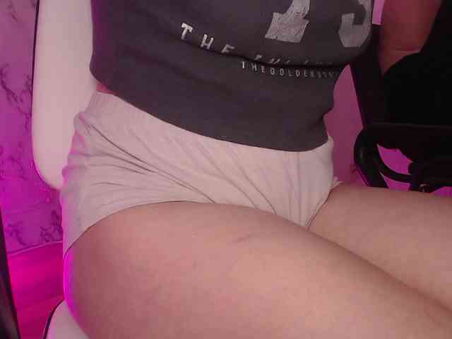 cutemilana_sw webcam