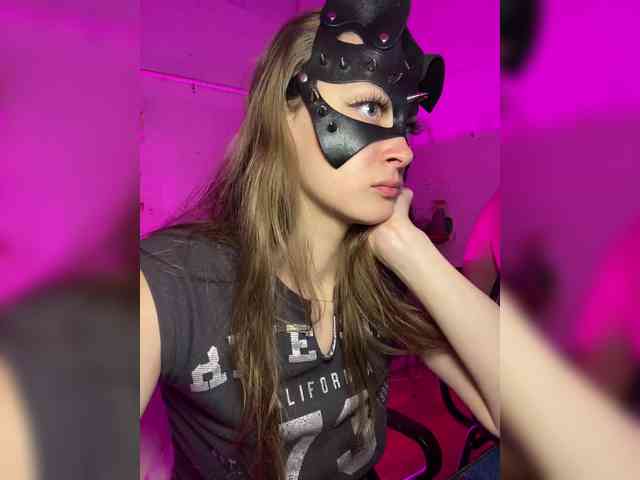 cutemilana_sw webcam