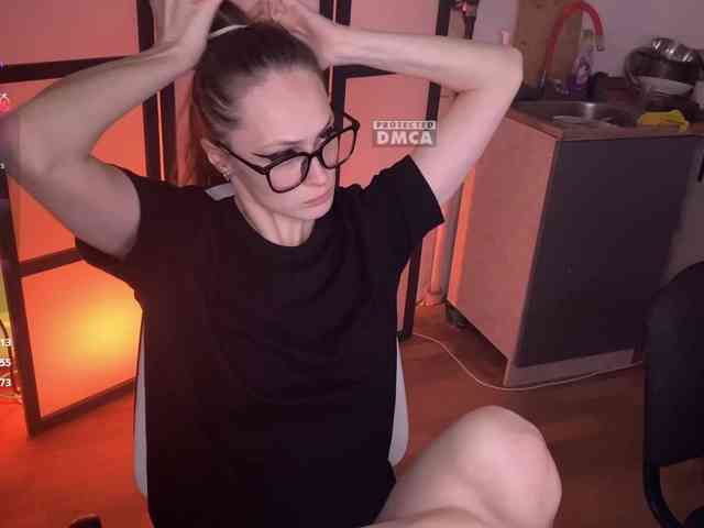 cutemilana_sw webcam