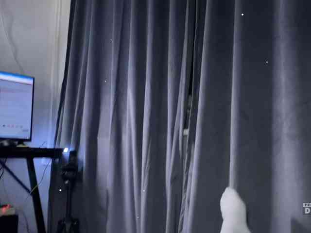 cutemilana_sw webcam