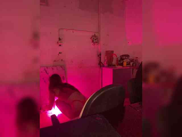 cutemilana_sw webcam