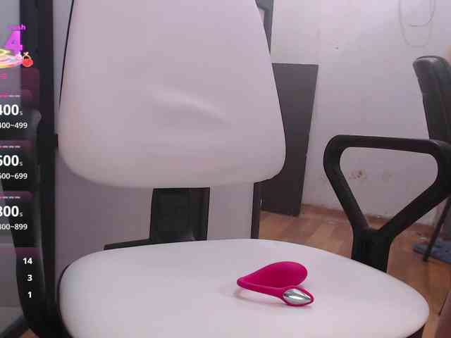 milana_sexwife webcam