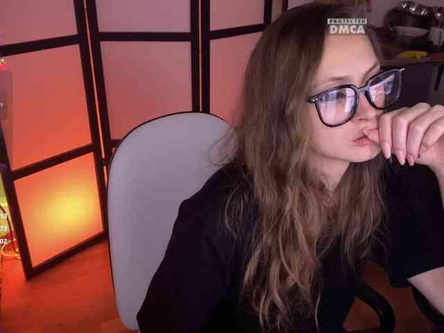 cutemilana_sw webcam