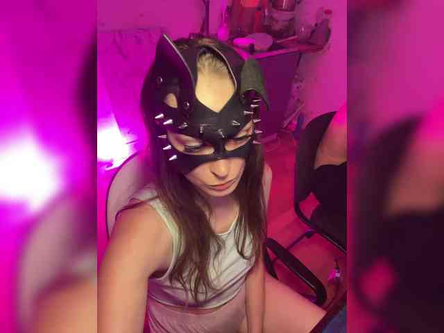 cutemilana_sw webcam