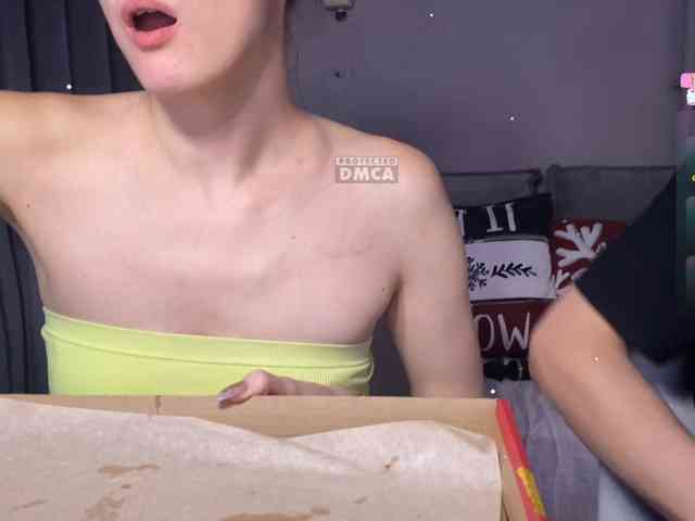 cutemilana_sw webcam