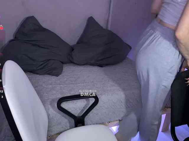 cutemilana_sw webcam