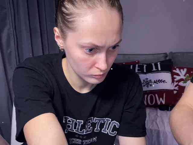 cutemilana_sw webcam