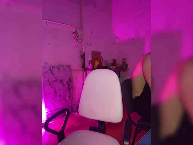 cutemilana_sw webcam