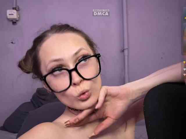 cutemilana_sw webcam