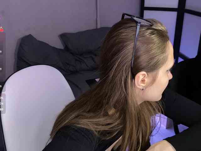 cutemilana_sw webcam