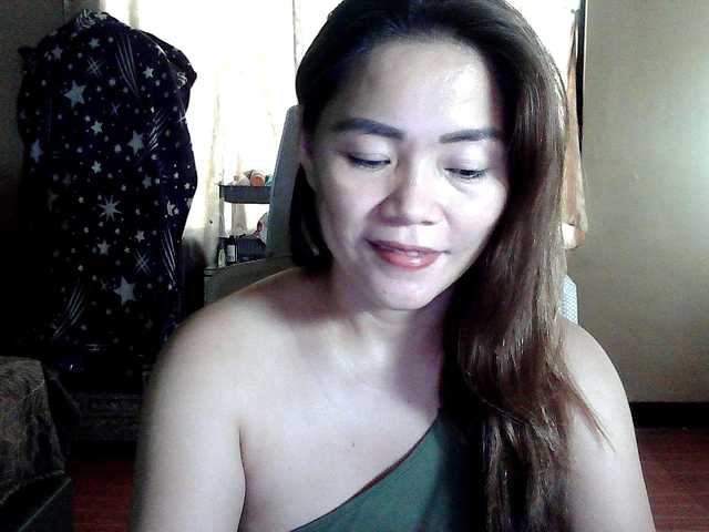 Wildhotsinglemom69's BongaCams show and profile