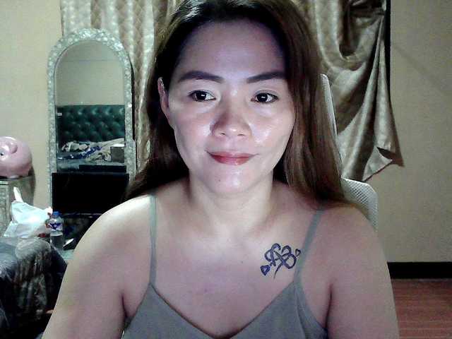 Wildhotsinglemom69's BongaCams show and profile