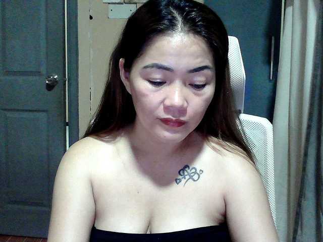 Wildhotsinglemom69's BongaCams show and profile