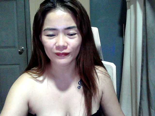 Wildhotsinglemom69's BongaCams show and profile