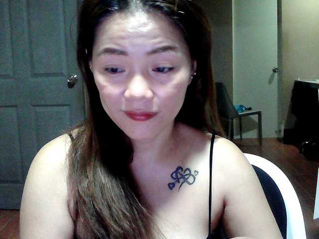 Wildhotsinglemom69's BongaCams show and profile