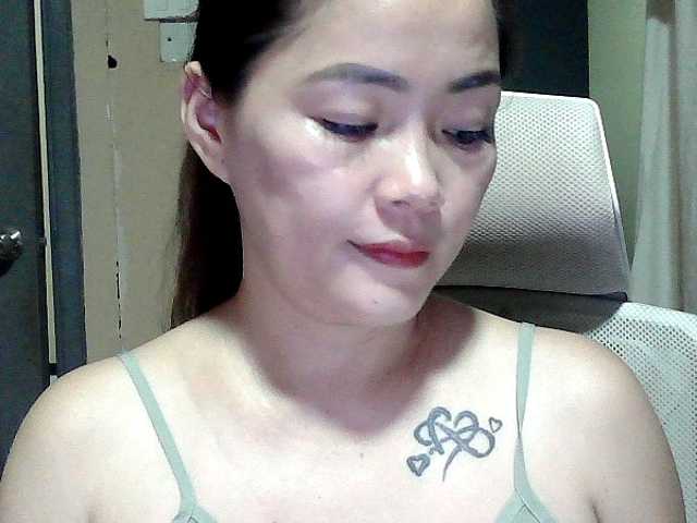 Wildhotsinglemom69's BongaCams show and profile