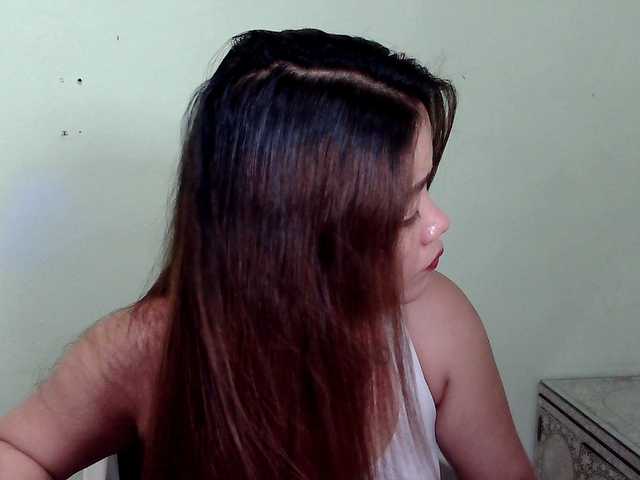 Wildhotsinglemom69's BongaCams show and profile