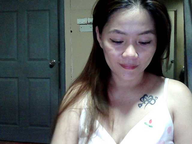 Wildhotsinglemom69's BongaCams show and profile