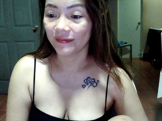 Wildhotsinglemom69's BongaCams show and profile