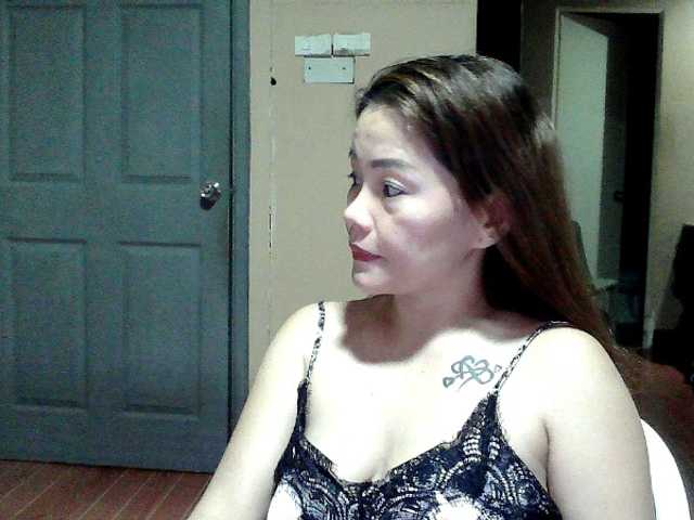 Wildhotsinglemom69's BongaCams show and profile