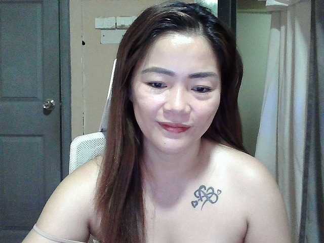 Wildhotsinglemom69's BongaCams show and profile