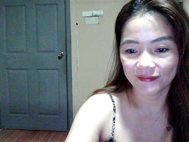 Wildhotsinglemom69's BongaCams show and profile