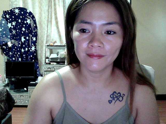 Wildhotsinglemom69's BongaCams show and profile