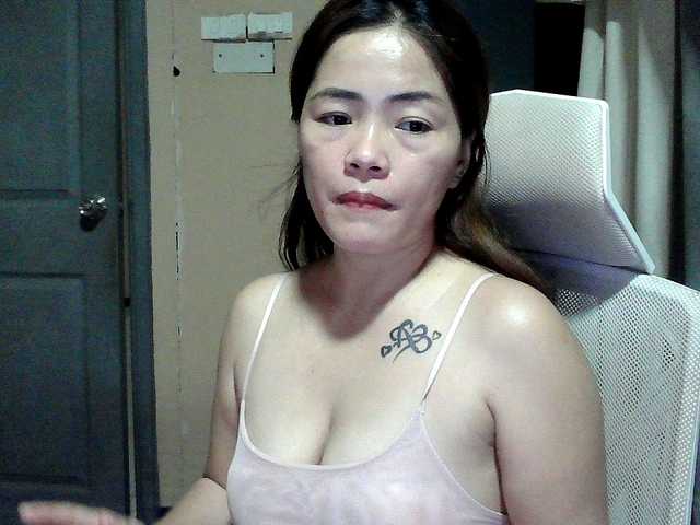 Wildhotsinglemom69's BongaCams show and profile