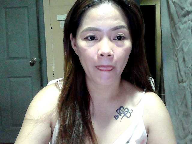 Wildhotsinglemom69's BongaCams show and profile