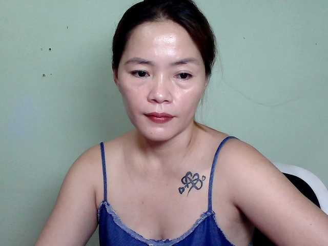 Wildhotsinglemom69's BongaCams show and profile