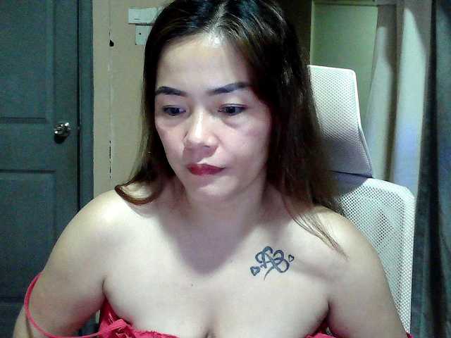 Wildhotsinglemom69's BongaCams show and profile
