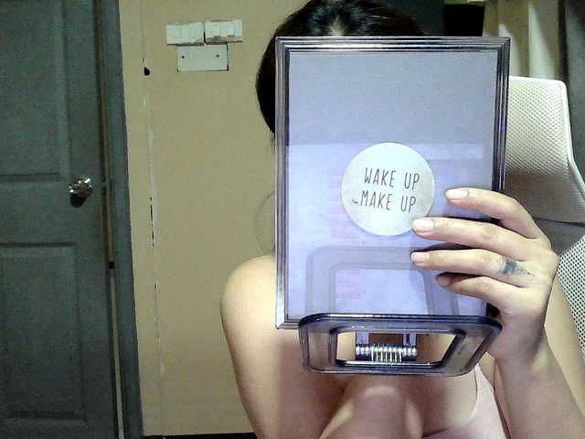 Wildhotsinglemom69's BongaCams show and profile